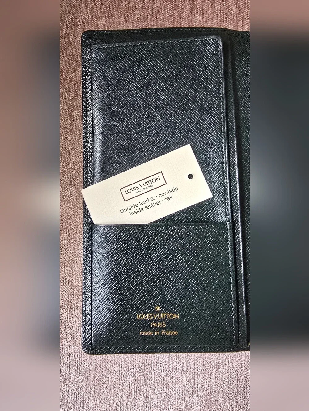 (1770) LOUIS VUITTON Taiga Leather Long Slim Bifold Wallet
